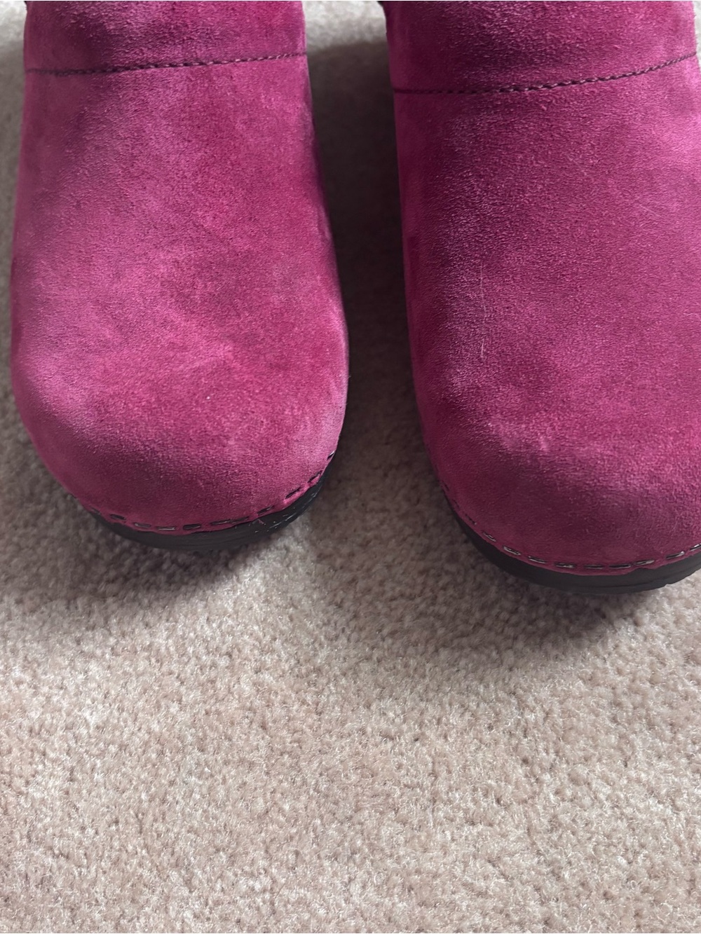 Dansko Red Suede Clogs Shoes Slip On 39 Comfort Medical Nursing - Picture 4 of 6
